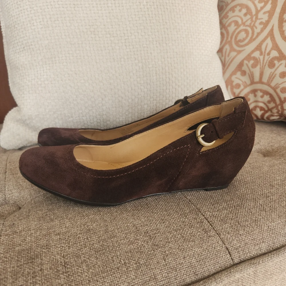 Naturalizer Brown Suede Kitten Wedge Flats Brass Buckle 7.5 Cottagecore Comfy
